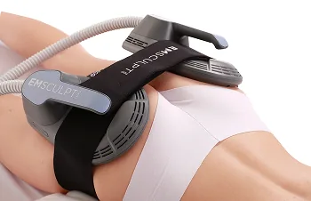 BTL Emsculpt Neo – applicator strapped to the abdomen